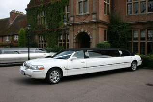 White limo available for hire in Amersham and Beaconsfield